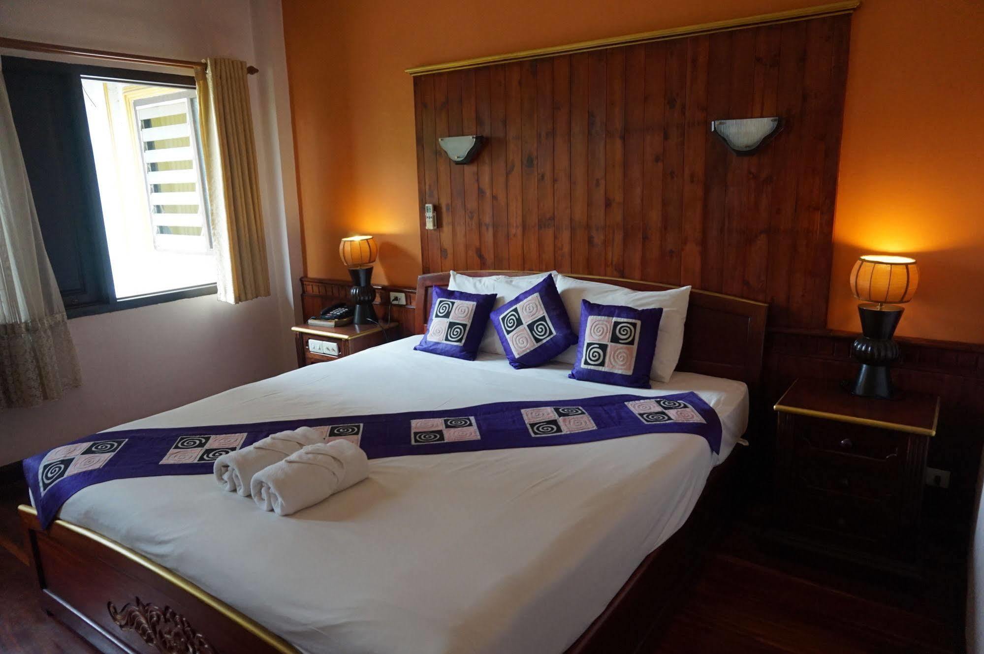 E-Outfitting Vang Thong Hotel Luang Prabang Extérieur photo