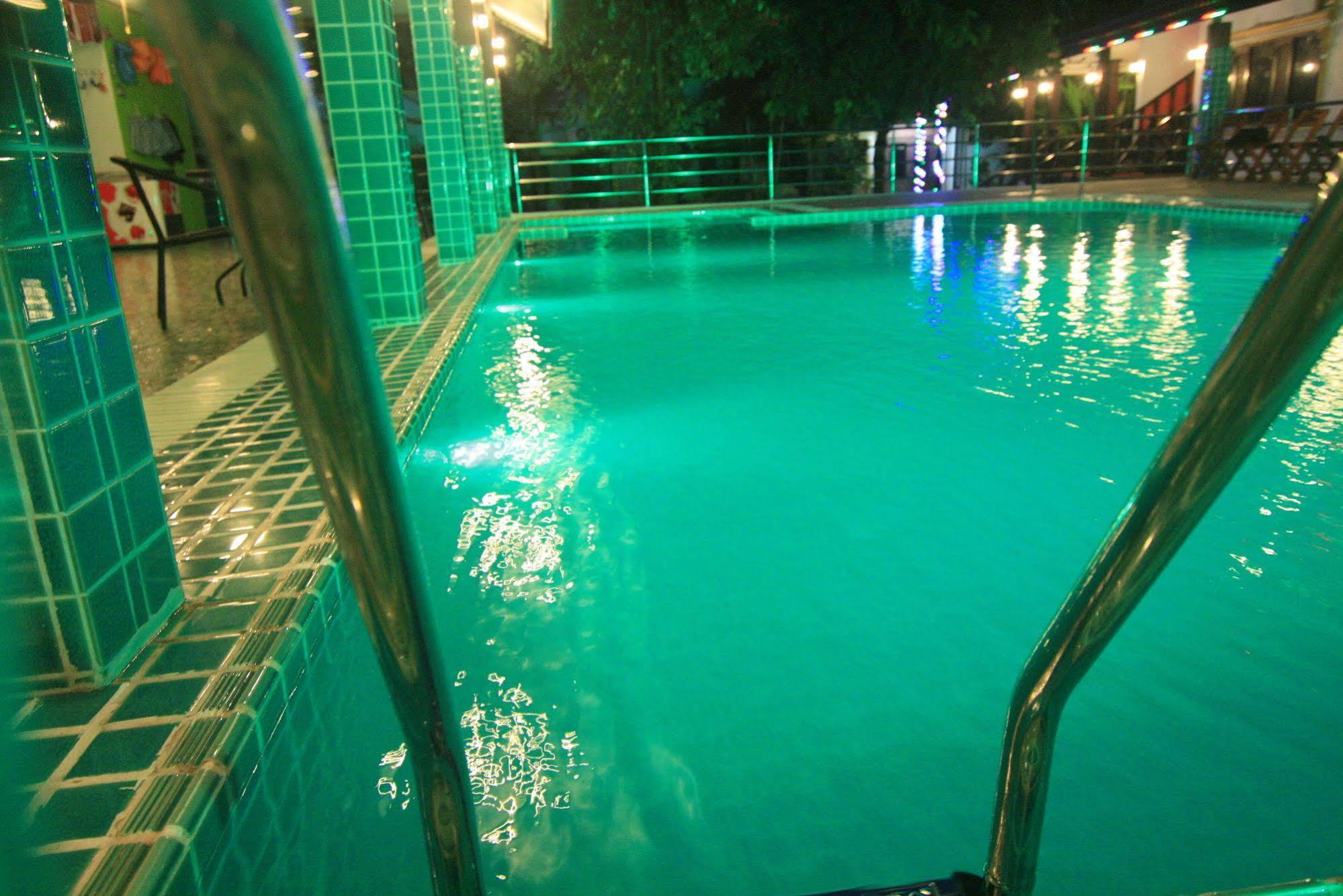 E-Outfitting Vang Thong Hotel Luang Prabang Extérieur photo